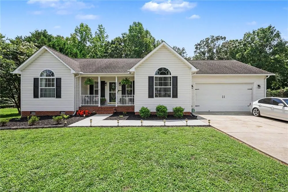 842 Charter Oaks Drive Randleman, NC 27317
