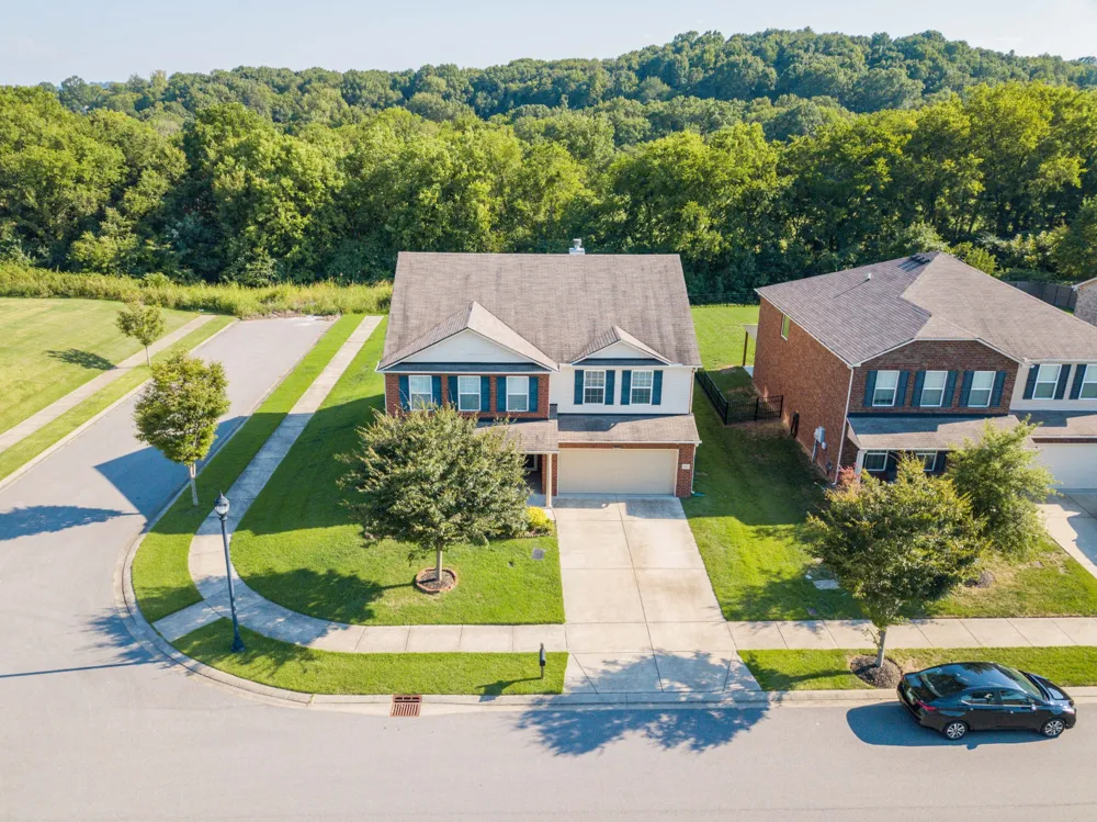 1001 Benwick Rd Hendersonville, TN 37075