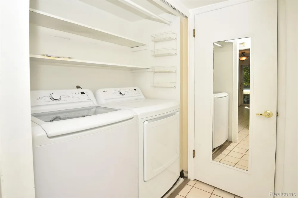 4663 Mill Pond Drive Troy City, MI 48085