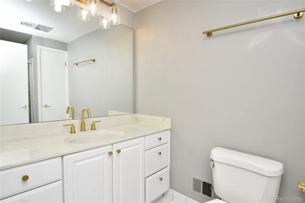 4663 Mill Pond Drive Troy City, MI 48085