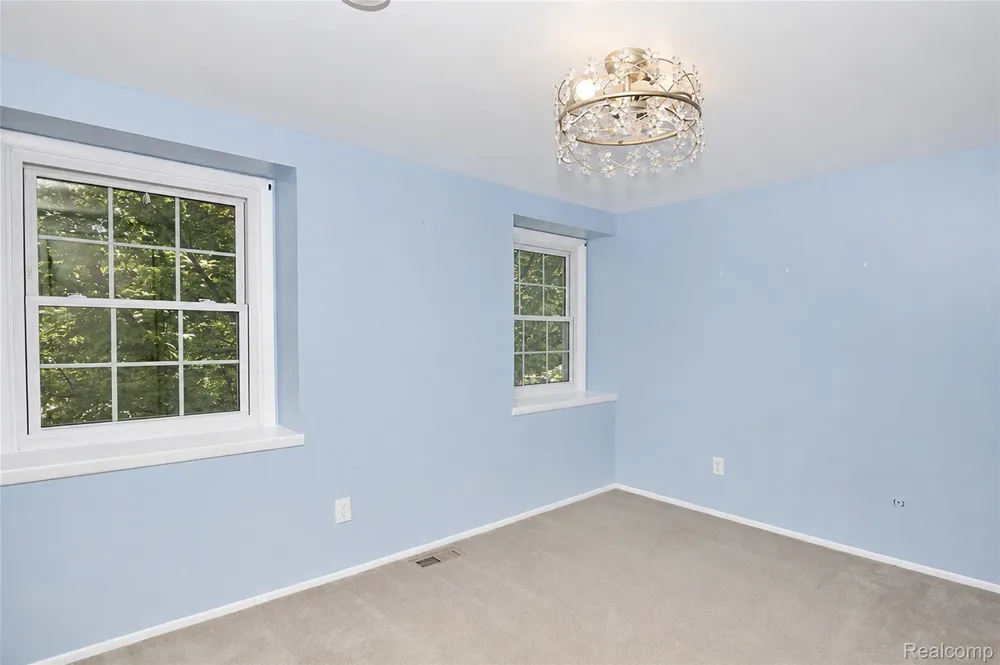 4663 Mill Pond Drive Troy City, MI 48085