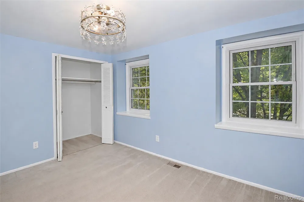 4663 Mill Pond Drive Troy City, MI 48085