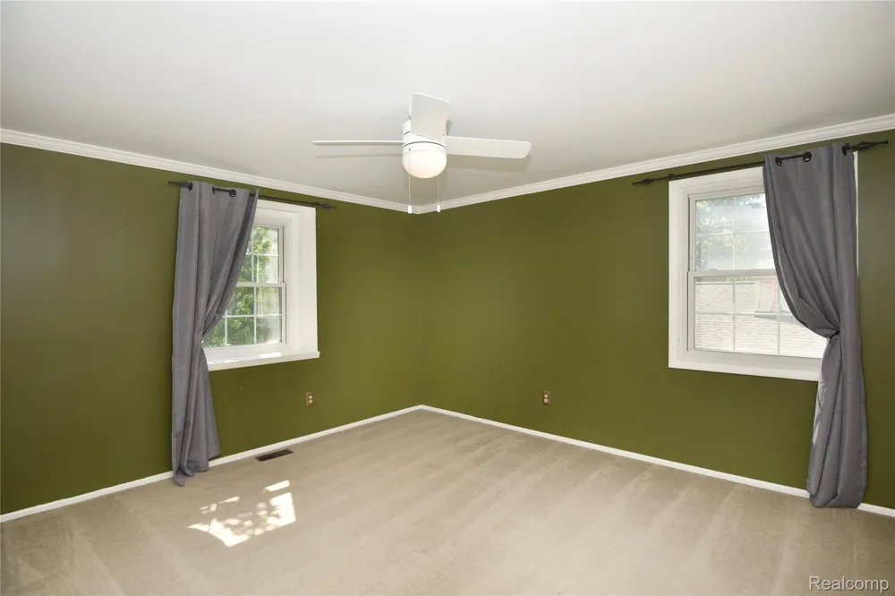 4663 Mill Pond Drive Troy City, MI 48085