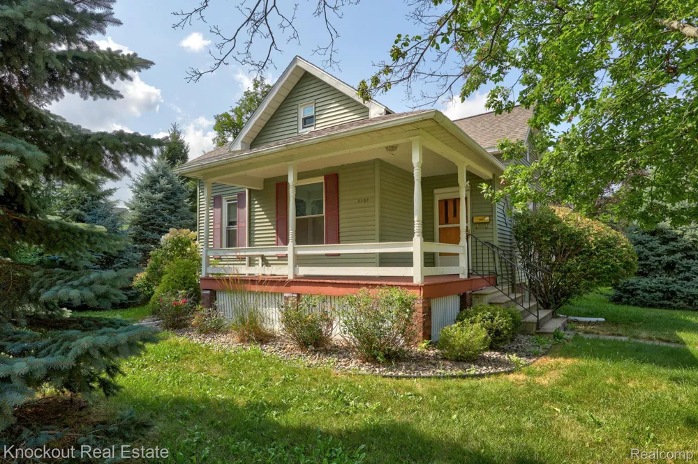 2502 Stobbe Street Saginaw City, MI 48602