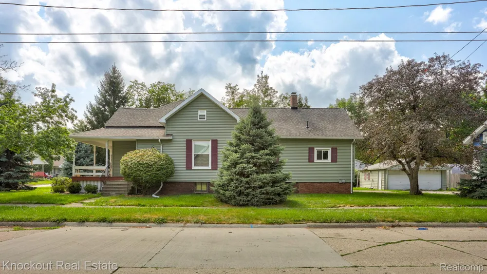 2502 Stobbe Street Saginaw City, MI 48602