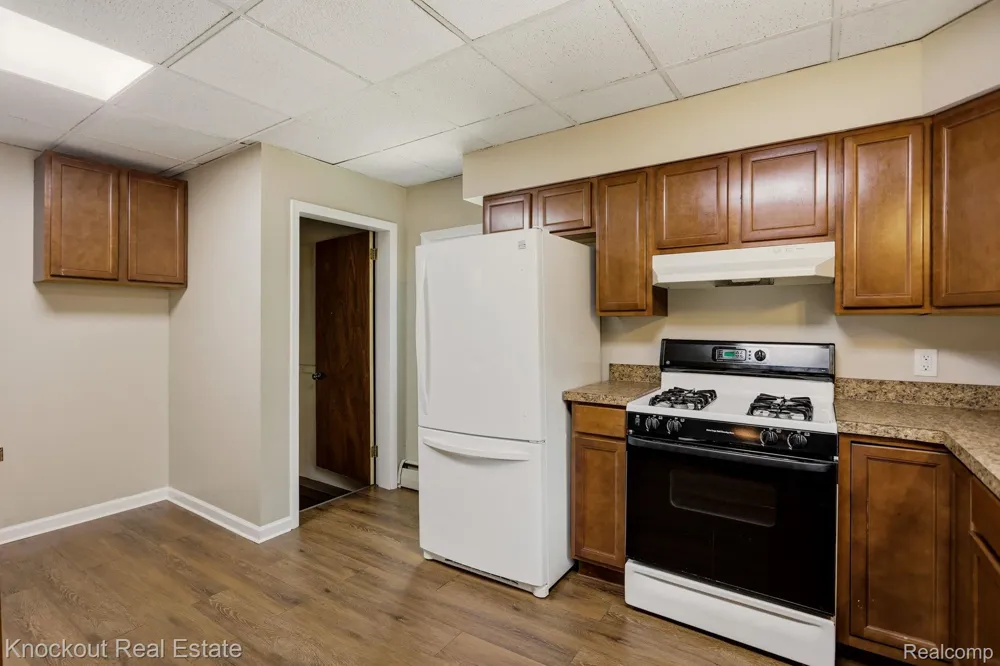 2502 Stobbe Street Saginaw City, MI 48602