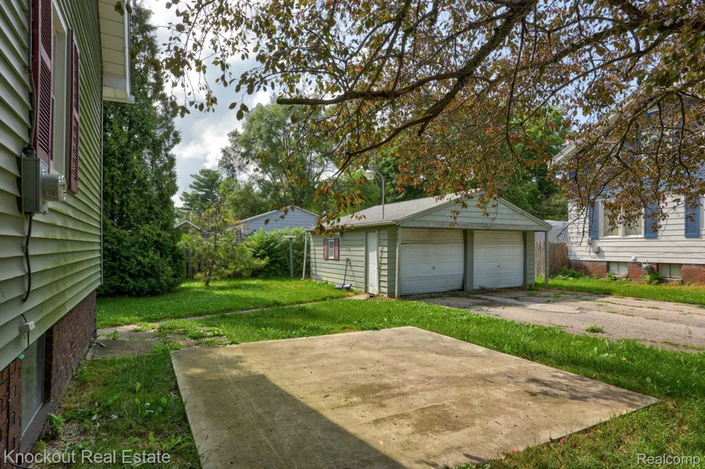 2502 Stobbe Street Saginaw City, MI 48602