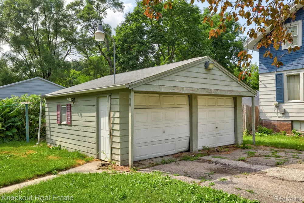 2502 Stobbe Street Saginaw City, MI 48602
