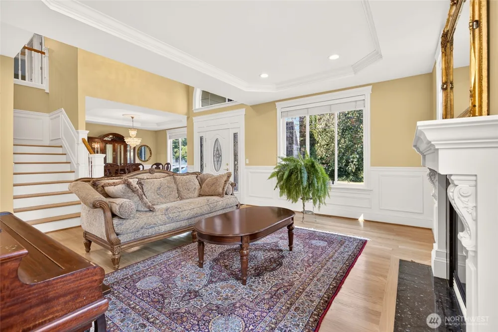 15516 56th Avenue W Edmonds, WA 98026