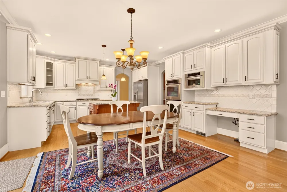 15516 56th Avenue W Edmonds, WA 98026