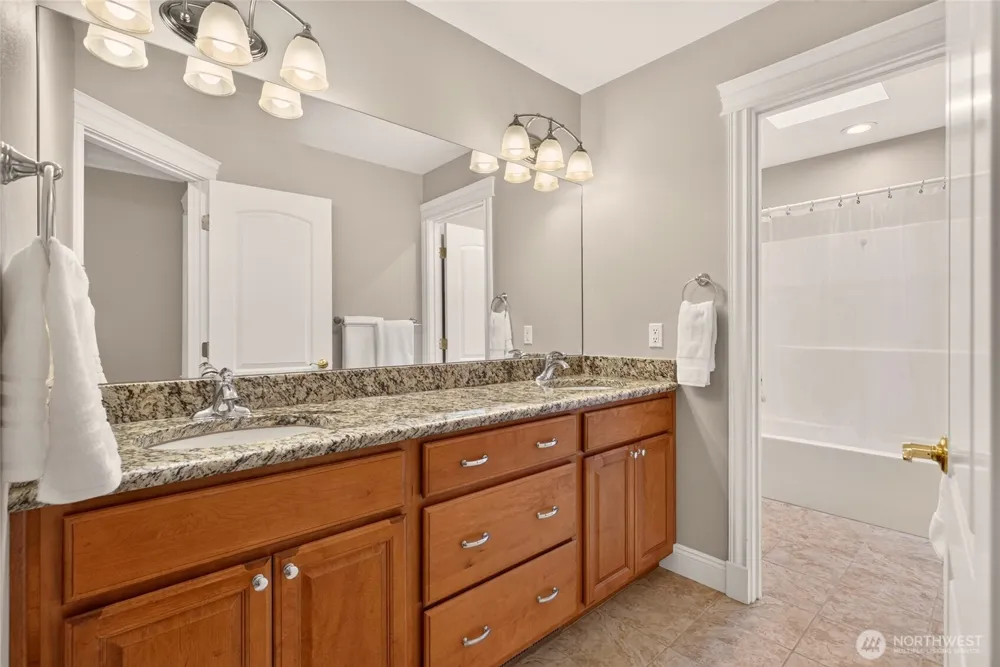 15516 56th Avenue W Edmonds, WA 98026