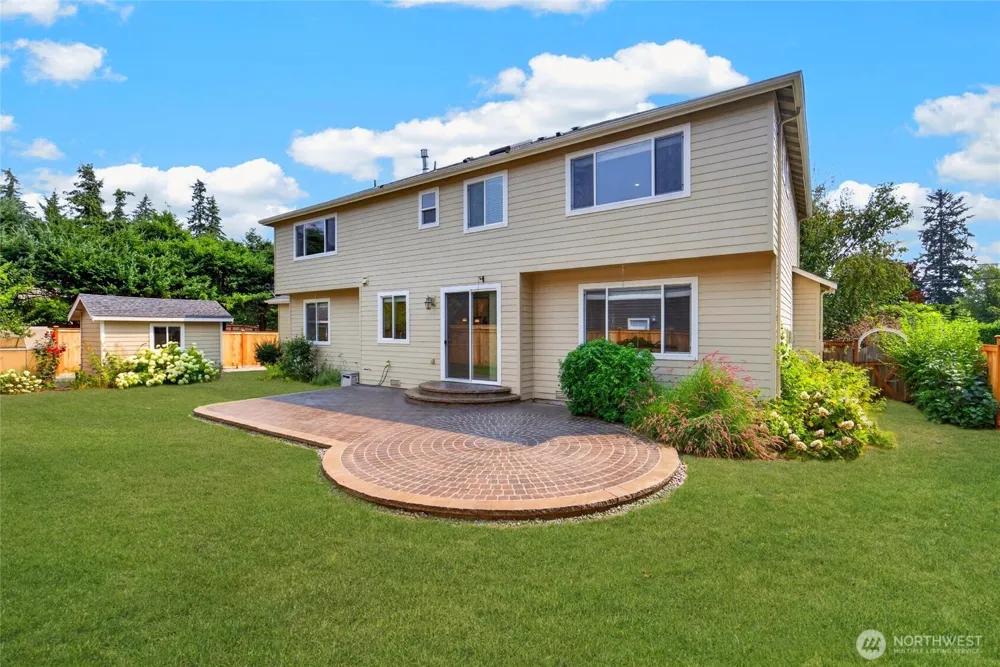 15516 56th Avenue W Edmonds, WA 98026