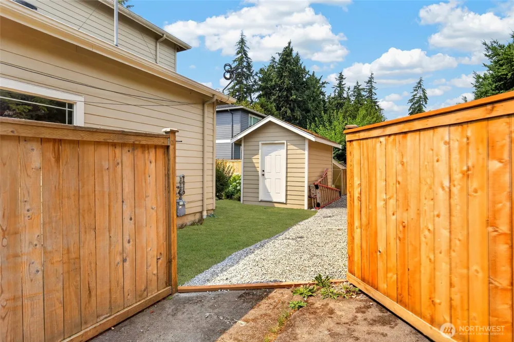 15516 56th Avenue W Edmonds, WA 98026