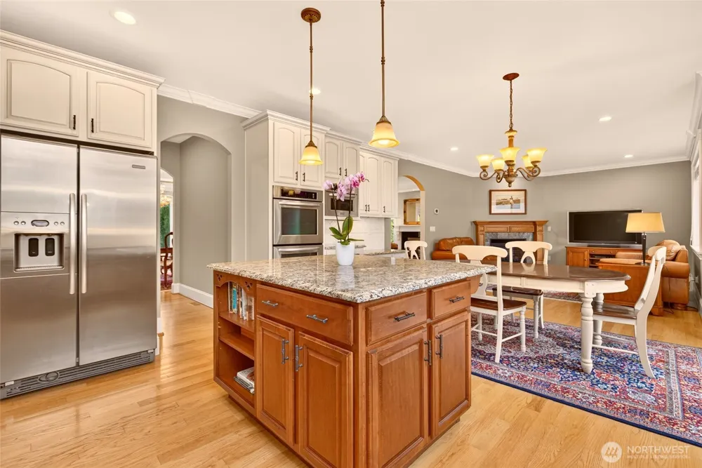 15516 56th Avenue W Edmonds, WA 98026