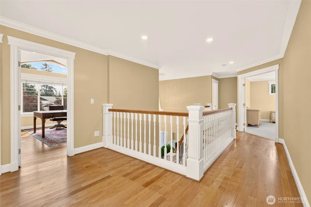 15516 56th Avenue W Edmonds, WA 98026