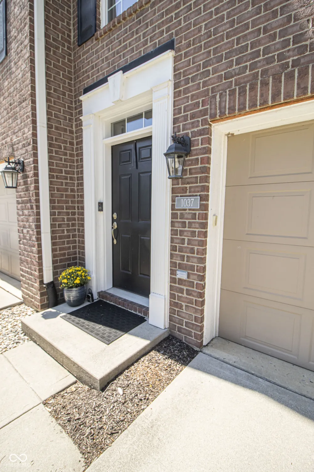 1037 Orlando Street Carmel, IN 46032