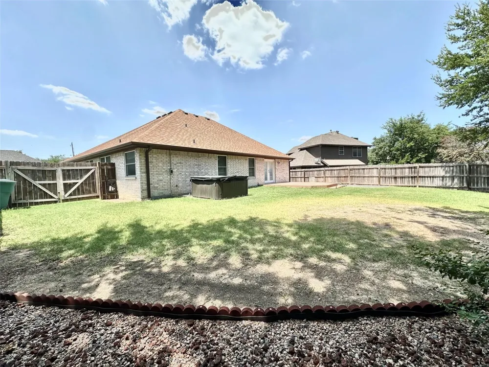 1509 Creekside Avenue Sherman, TX 75092