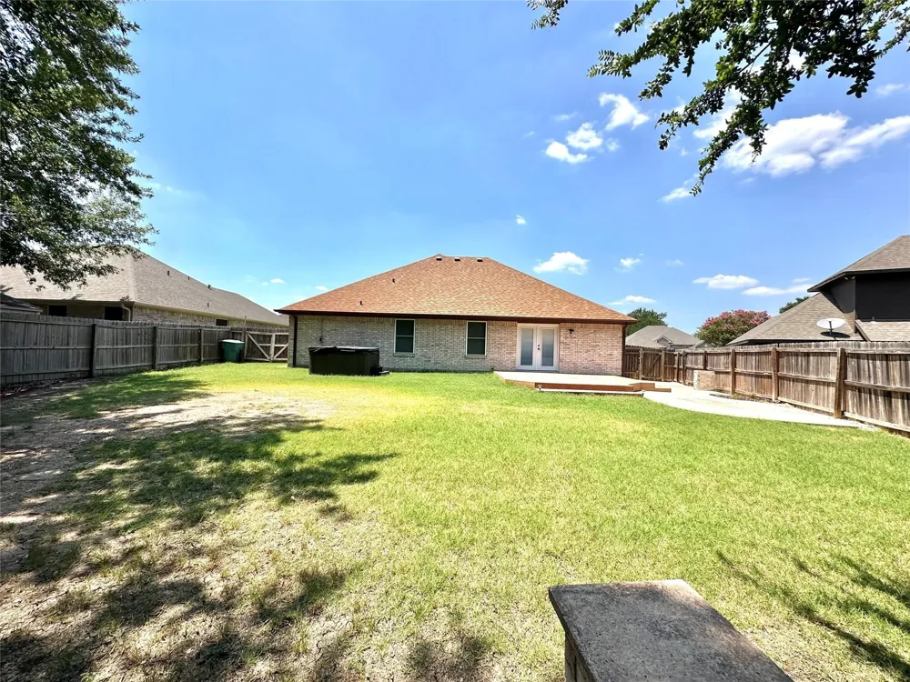 1509 Creekside Avenue Sherman, TX 75092