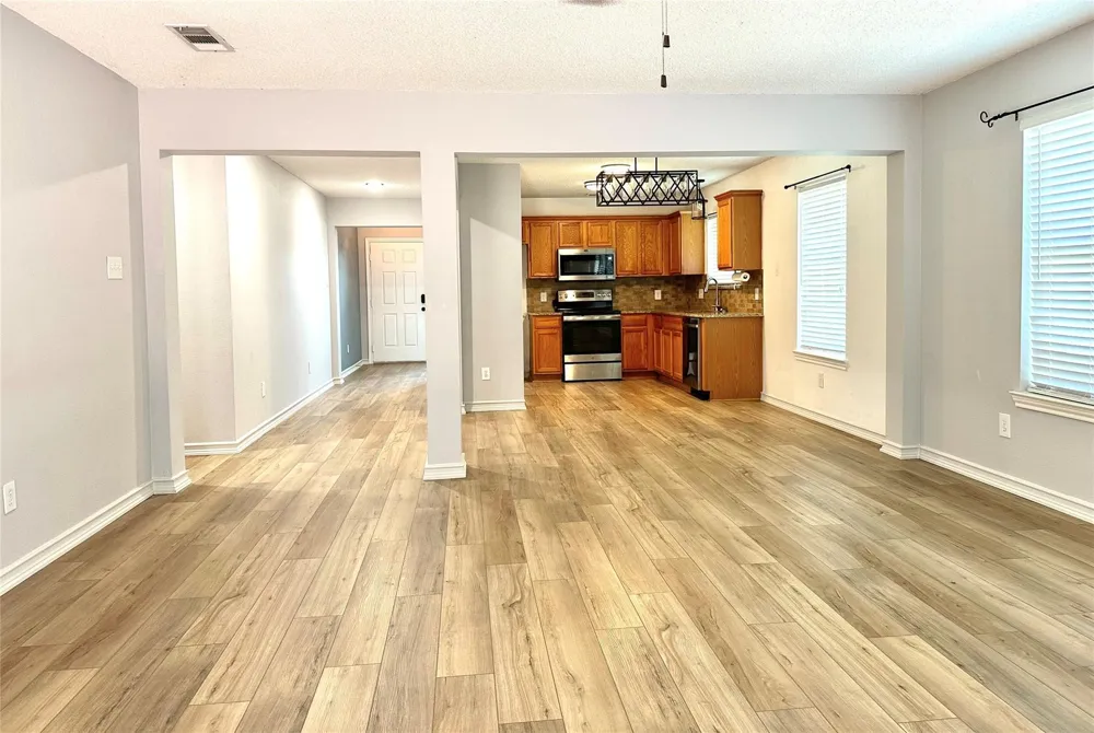 1509 Creekside Avenue Sherman, TX 75092