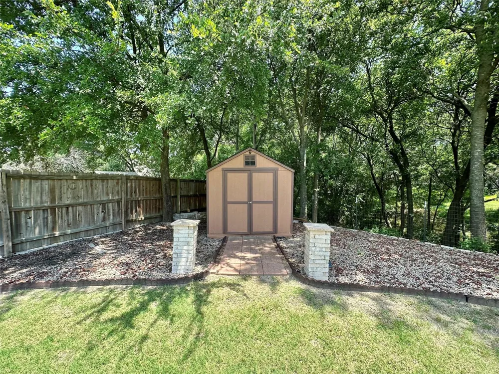 1509 Creekside Avenue Sherman, TX 75092