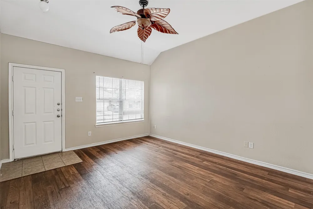 824 Walnut Street Burleson, TX 76028
