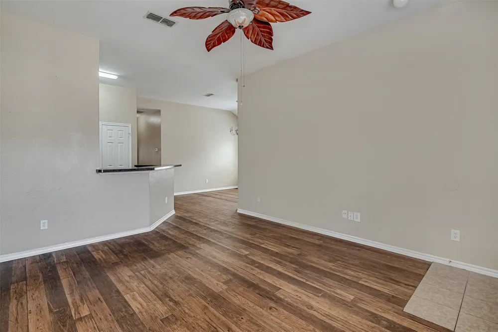 824 Walnut Street Burleson, TX 76028