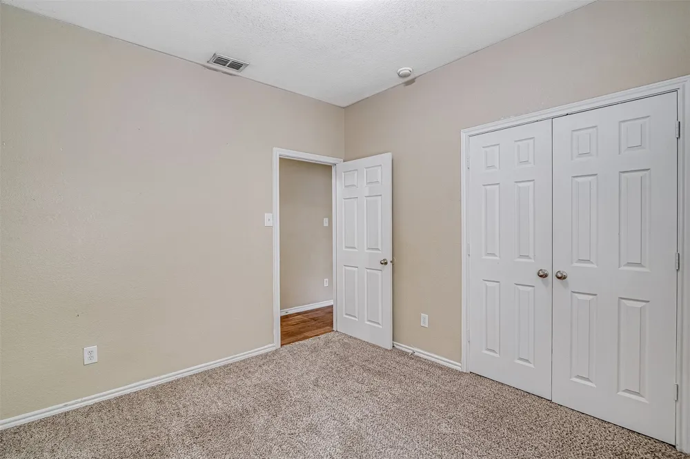 824 Walnut Street Burleson, TX 76028