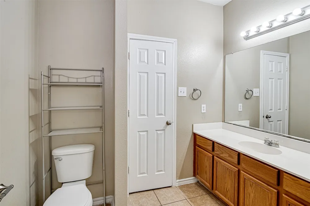 824 Walnut Street Burleson, TX 76028