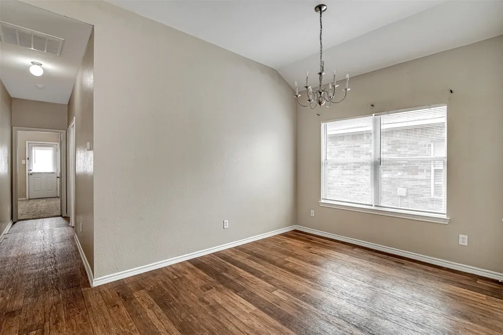 824 Walnut Street Burleson, TX 76028