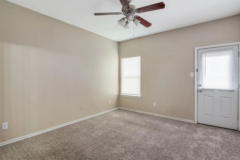 824 Walnut Street Burleson, TX 76028
