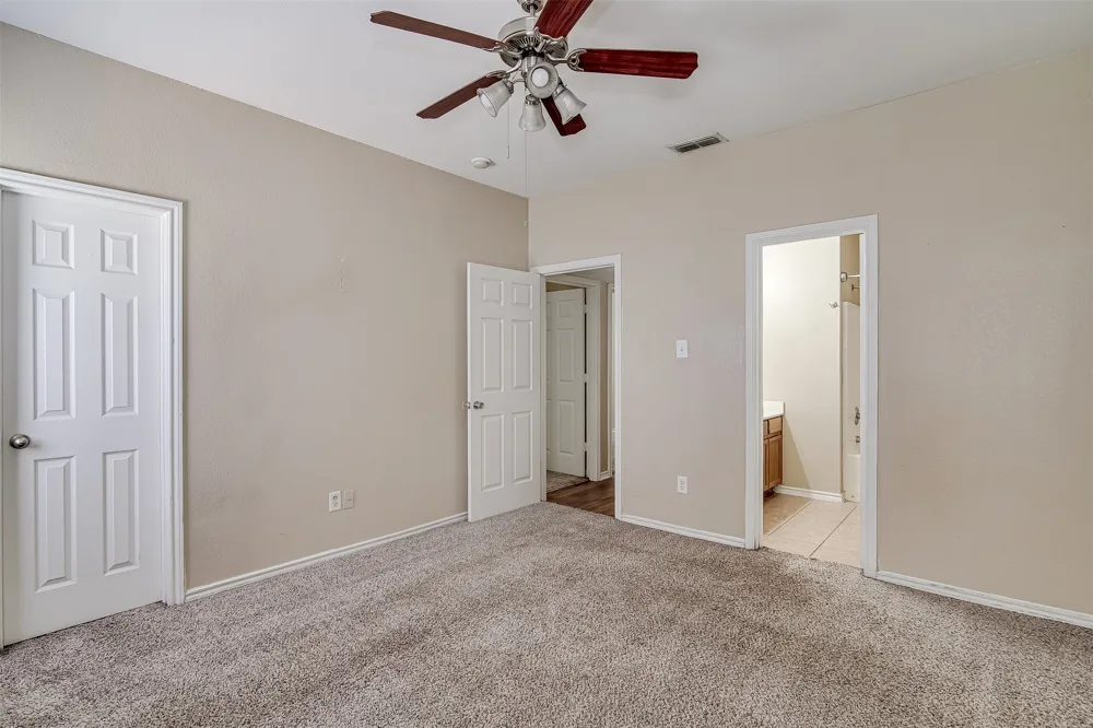824 Walnut Street Burleson, TX 76028