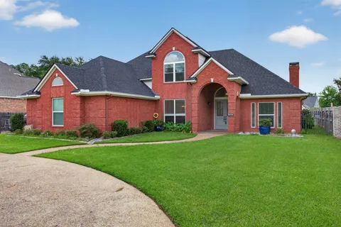 532 Parklane Drive