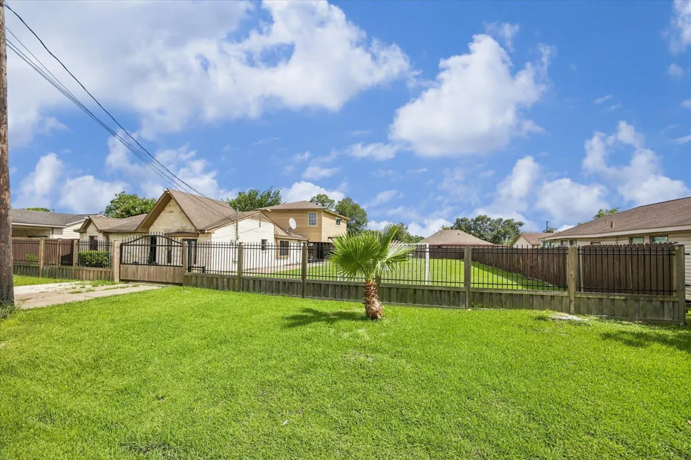 511 Avenue I South Houston, TX 77587