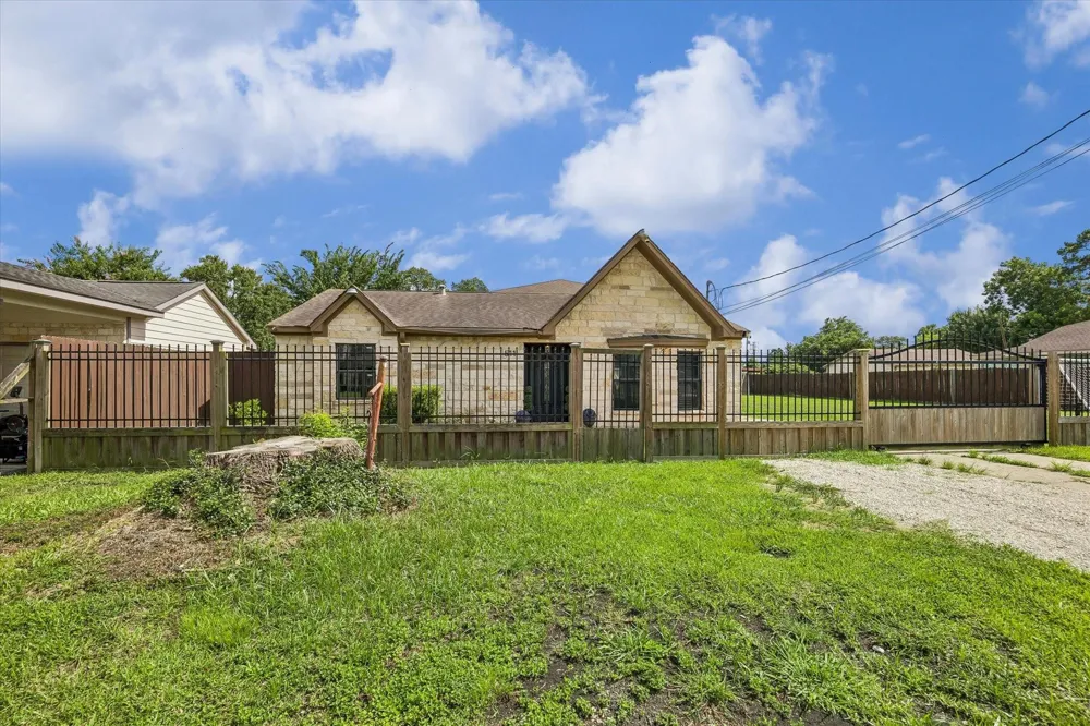 511 Avenue I South Houston, TX 77587