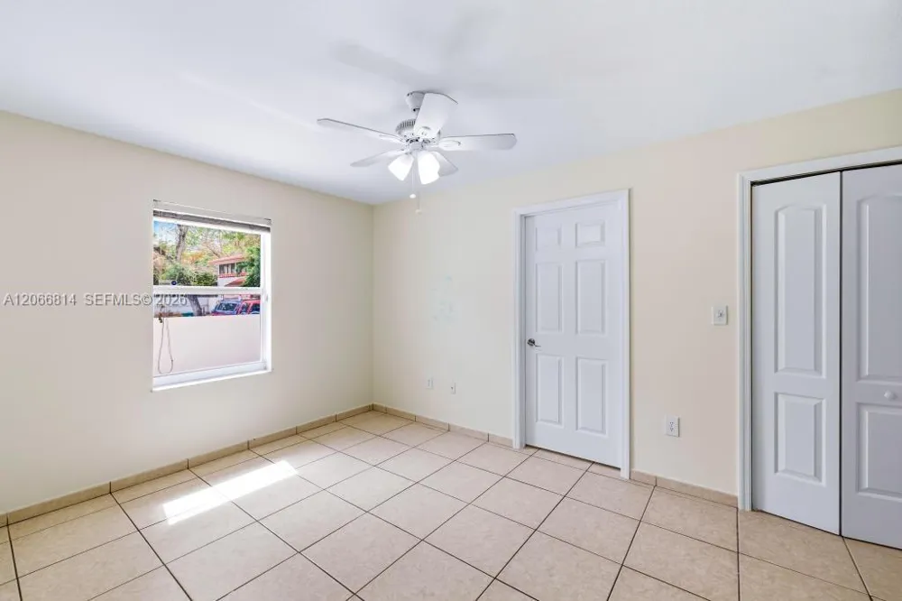 3072 NW 14th St #REAR Miami, FL 33125