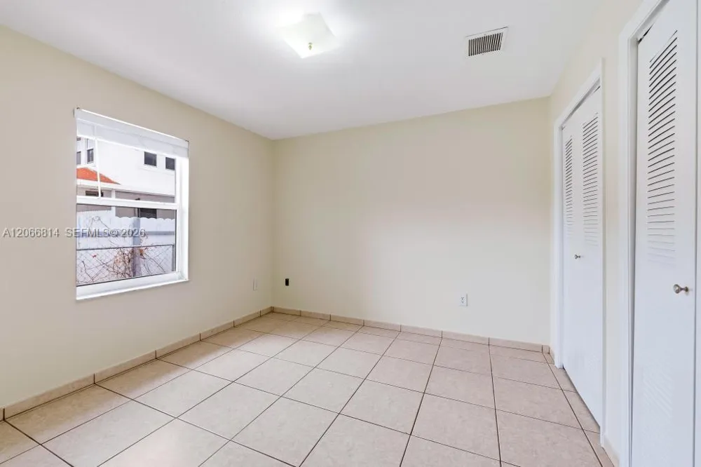 3072 NW 14th St #REAR Miami, FL 33125