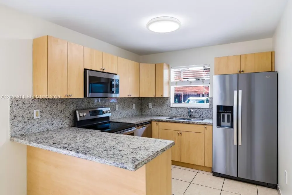 3072 NW 14th St #REAR Miami, FL 33125