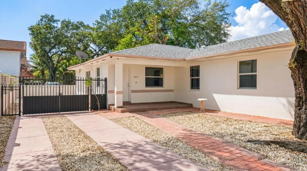 3072 NW 14th St #REAR Miami, FL 33125