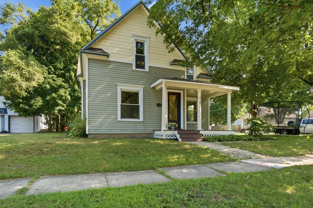 314 E Coffren Avenue Greenville City, MI 48838