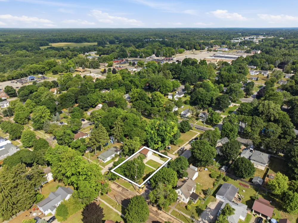 314 E Coffren Avenue Greenville City, MI 48838