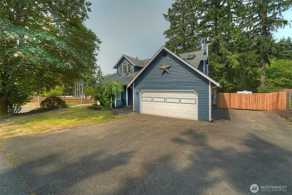 1596 NW Duesenberg Court Silverdale, WA 98383