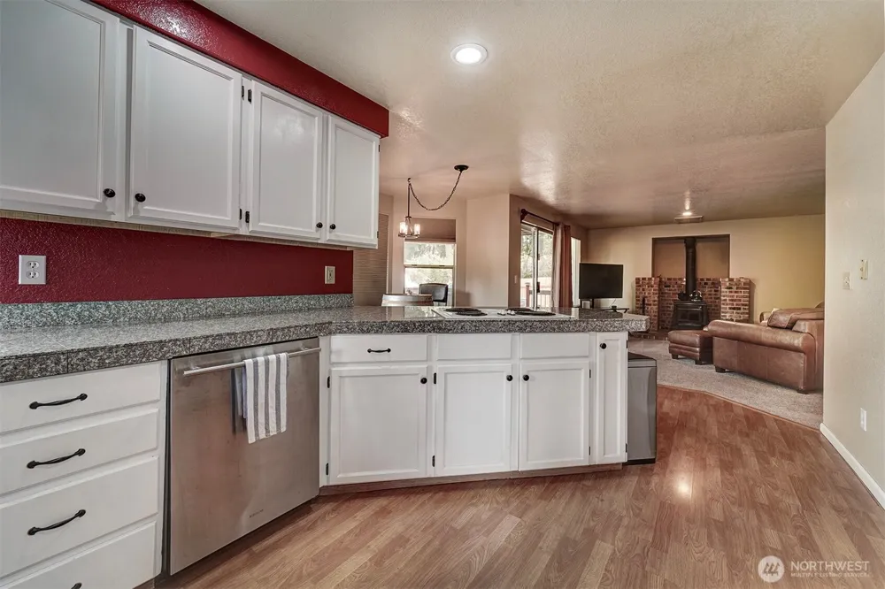 1596 NW Duesenberg Court Silverdale, WA 98383