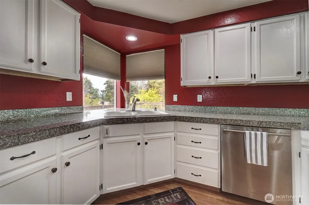 1596 NW Duesenberg Court Silverdale, WA 98383