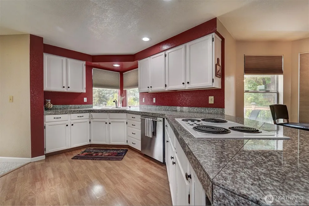 1596 NW Duesenberg Court Silverdale, WA 98383