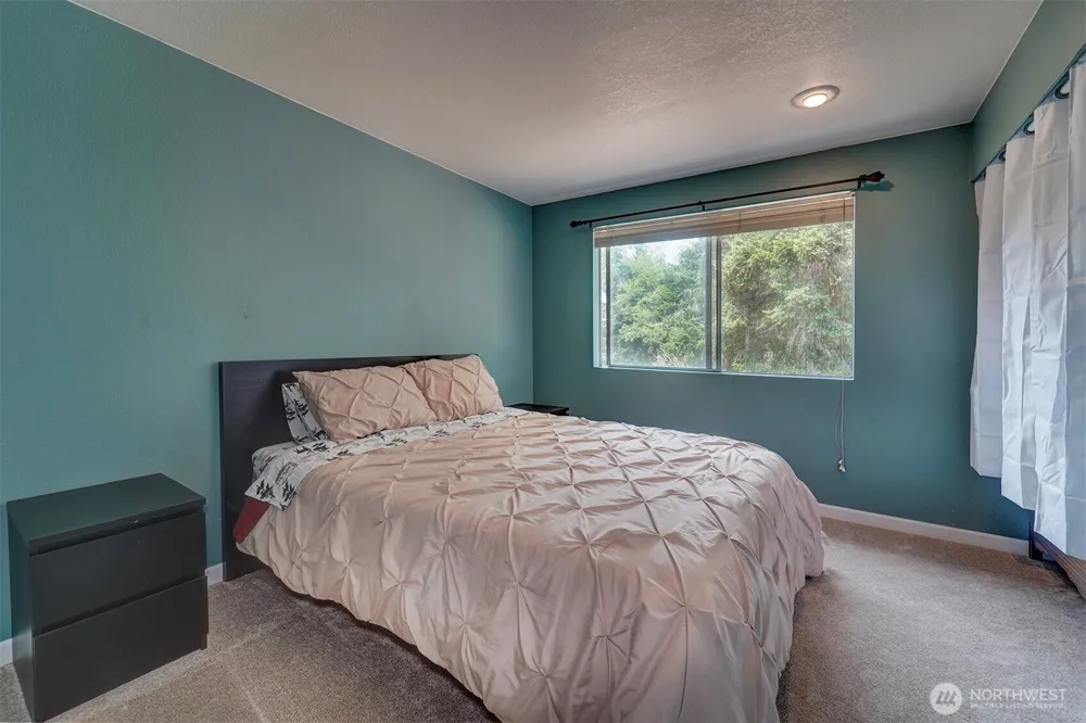 1596 NW Duesenberg Court Silverdale, WA 98383
