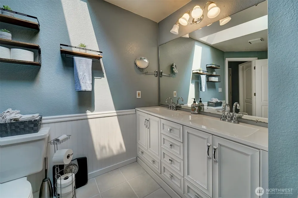 1596 NW Duesenberg Court Silverdale, WA 98383
