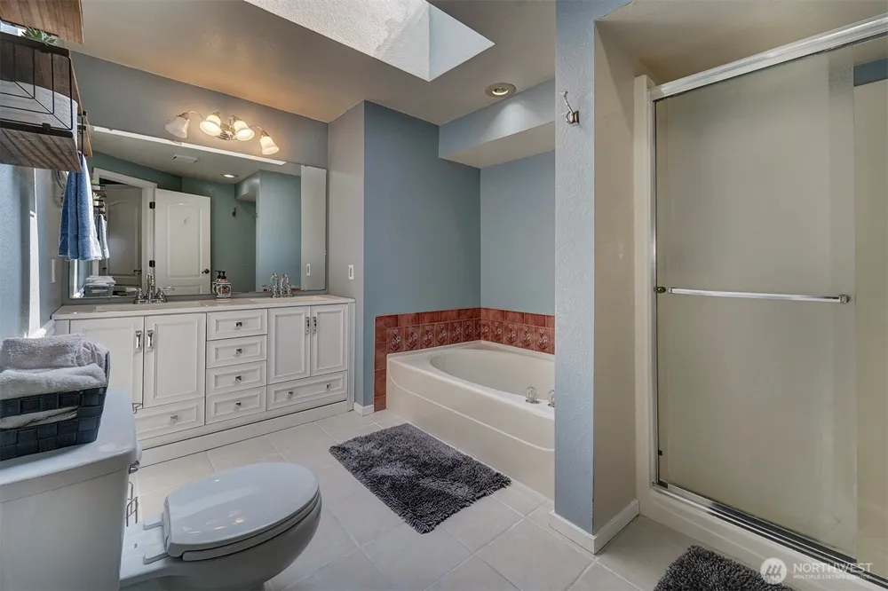 1596 NW Duesenberg Court Silverdale, WA 98383