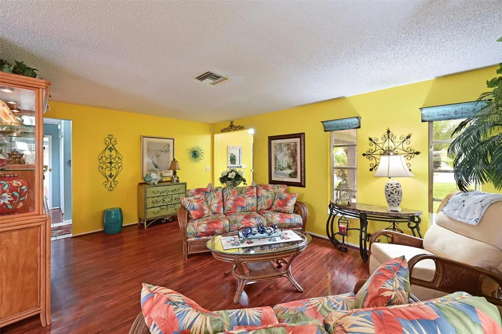 811 ALDERWOOD WAY Sarasota, FL 34243