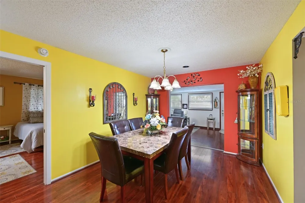 811 ALDERWOOD WAY Sarasota, FL 34243