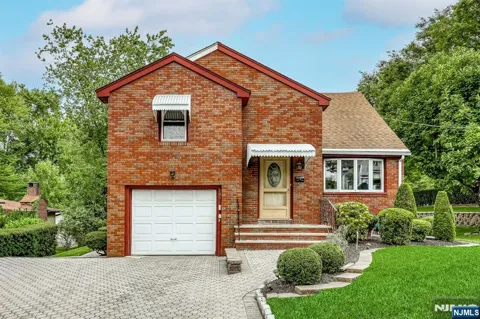 105 Arnot Place